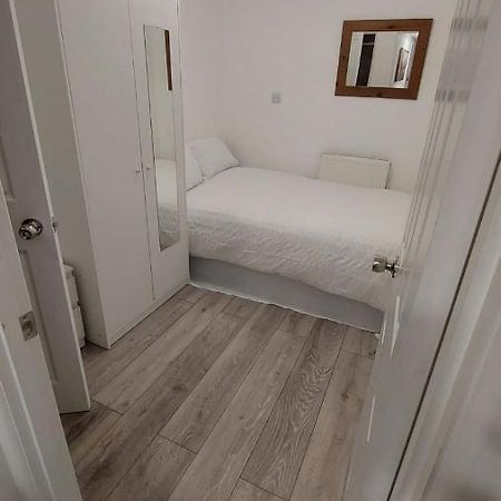Double En-Suite Room Available In 3 Bed Apt London Exterior foto