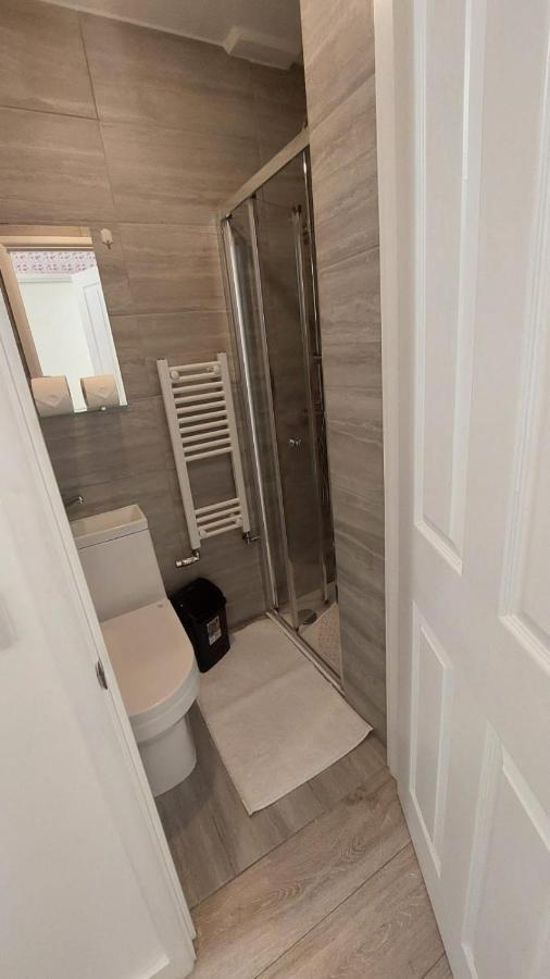 Double En-Suite Room Available In 3 Bed Apt London Exterior foto