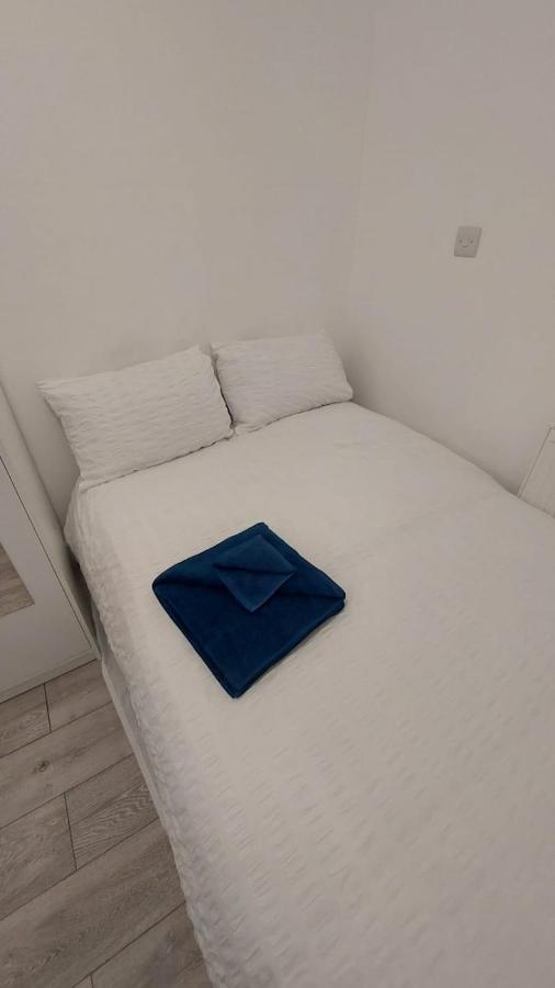 Double En-Suite Room Available In 3 Bed Apt London Exterior foto