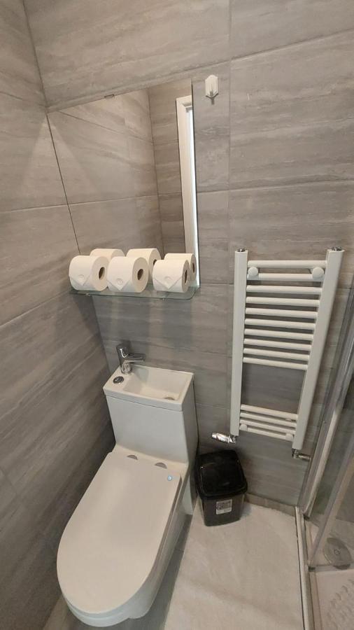 Double En-Suite Room Available In 3 Bed Apt London Exterior foto